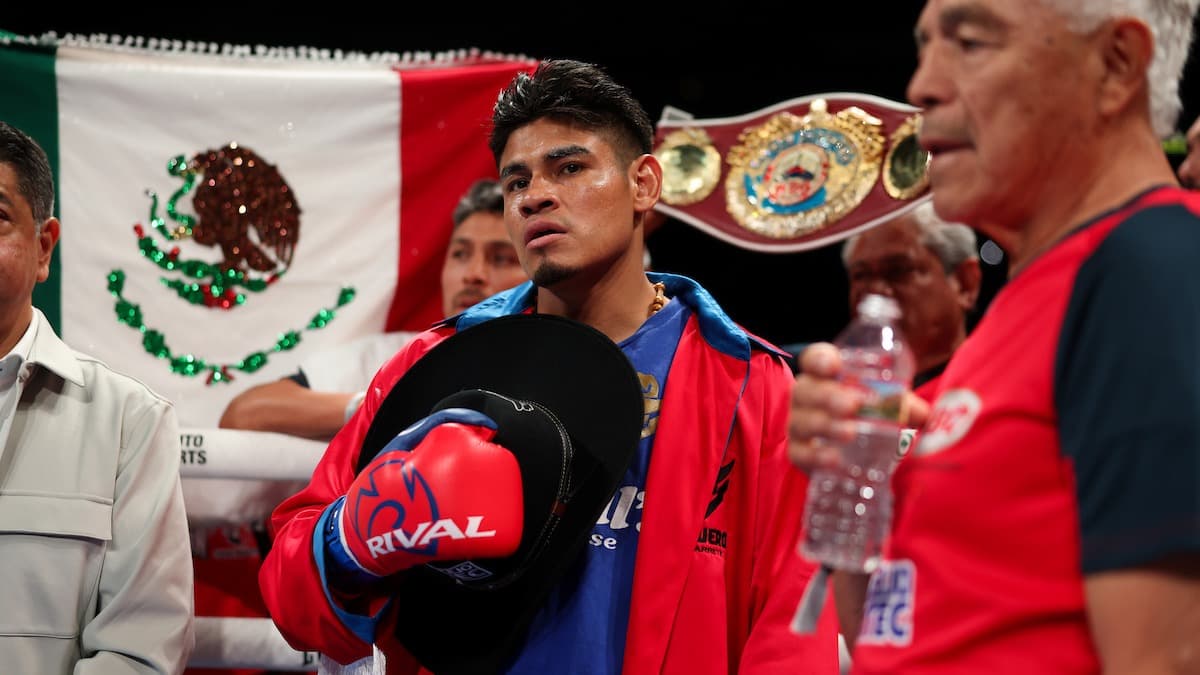 Poll: Who rules the junior lightweight division?