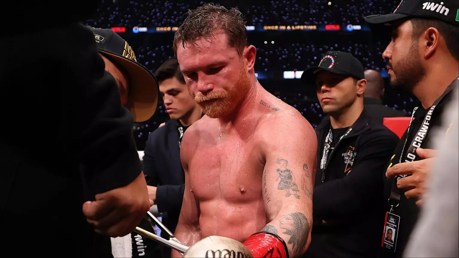 Canelo Alvarez set for arthroscopic surgery on left elbow Oct. 23, will be in sling