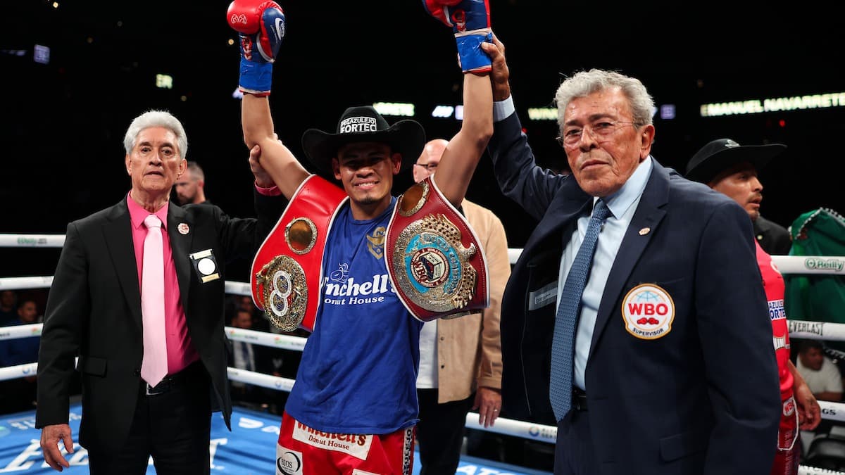 World of sweet options awaits Emanuel Navarrete after stopping Nunez