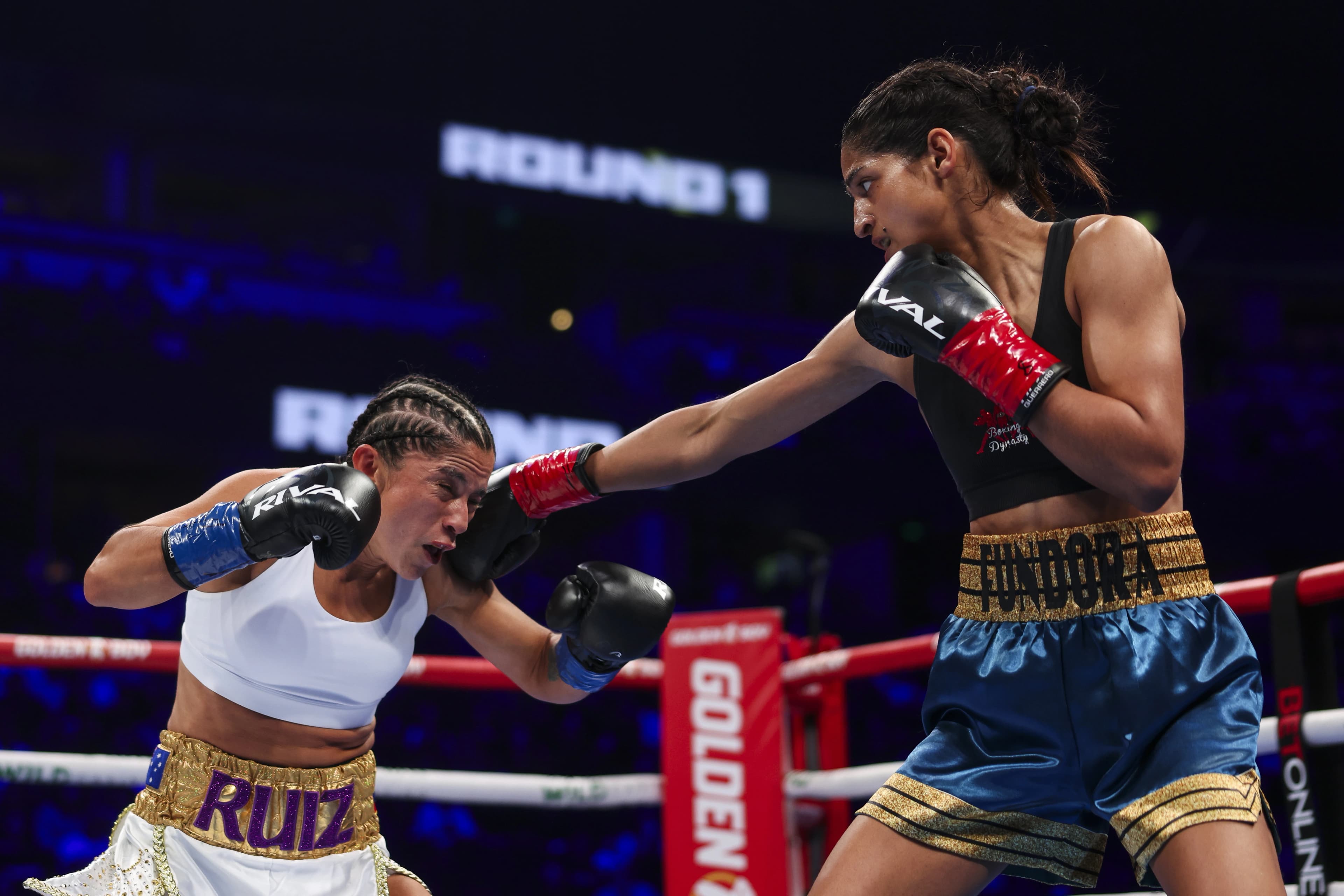 Gabriela Fundora pummels Viviana Ruiz to retain titles